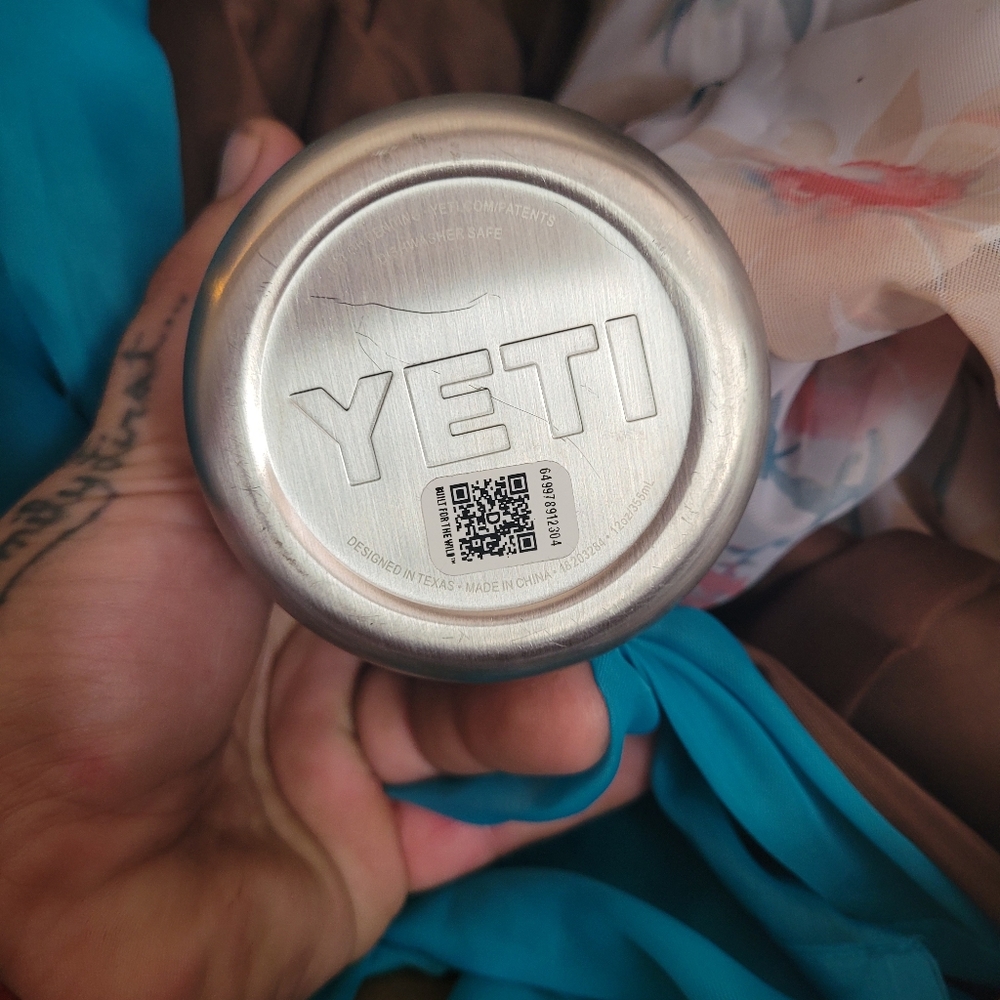 Yeti - Picture 5 of 6